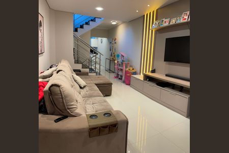 Casa à venda com 192m², 3 quartos e 3 vagas Casa à venda com 192m², 3 quartos e 3 vagasSala