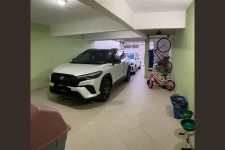 Casa à venda com 192m², 3 quartos e 3 vagas Casa à venda com 192m², 3 quartos e 3 vagasÁrea Externa