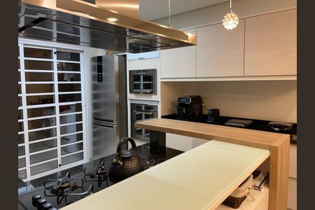 Casa à venda com 192m², 3 quartos e 3 vagas Casa à venda com 192m², 3 quartos e 3 vagasCozinha