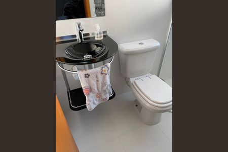 Casa à venda com 192m², 3 quartos e 3 vagas Casa à venda com 192m², 3 quartos e 3 vagasBanheiro do Quarto Suíte 3