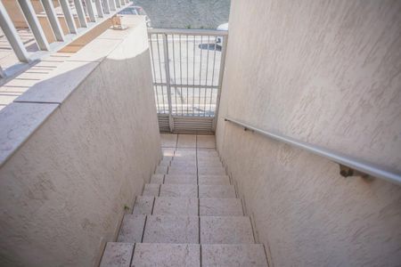 Casa à venda com 144m², 3 quartos e 2 vagasEscada
