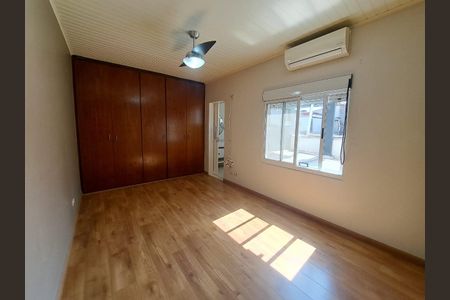 Casa à venda com 150m², 3 quartos e 1 vaga Casa à venda com 150m², 3 quartos e 1 vaga Suíte