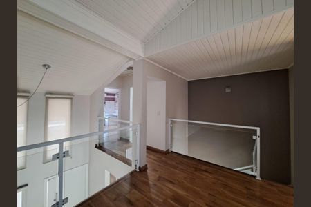 Casa à venda com 150m², 3 quartos e 1 vaga Casa à venda com 150m², 3 quartos e 1 vagaCorredor