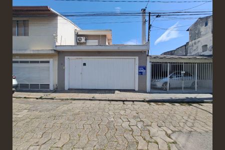 Casa à venda com 150m², 3 quartos e 1 vaga Casa à venda com 150m², 3 quartos e 1 vagaFachada