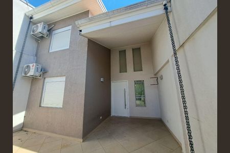 Casa à venda com 150m², 3 quartos e 1 vaga Casa à venda com 150m², 3 quartos e 1 vagaGaragem