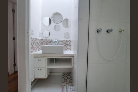 Casa à venda com 150m², 3 quartos e 1 vaga Casa à venda com 150m², 3 quartos e 1 vagaBanheiro