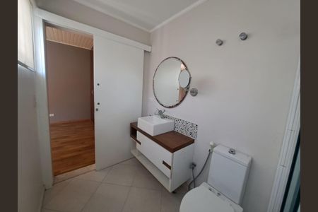 Casa à venda com 150m², 3 quartos e 1 vaga Casa à venda com 150m², 3 quartos e 1 vagaBanheiro da Suíte