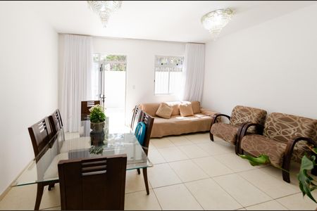 Sala de apartamento para alugar com 3 quartos, 131m² em Havaí, Belo Horizonte