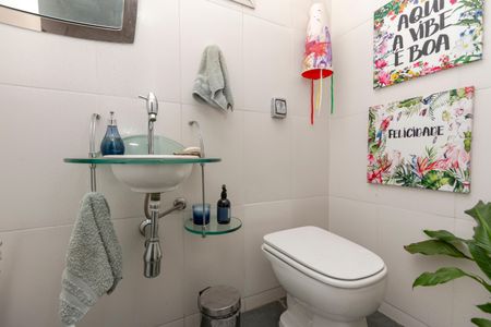 Apartamento à venda com 164m², 2 quartos e 2 vagas Apartamento à venda com 164m², 2 quartos e 2 vagasLavabo - Sala/ Cobertura