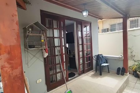 Casa de condomínio à venda com 120m², 3 quartos e 1 vagaÁrea Externa