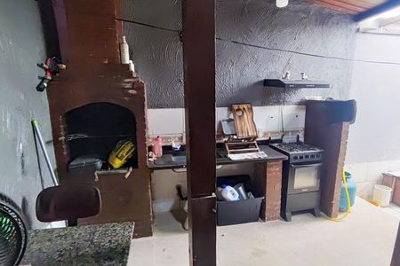 Casa de condomínio à venda com 120m², 3 quartos e 1 vagaÁrea Gourmet