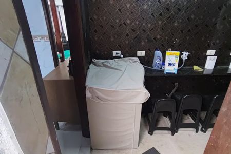 Casa de condomínio à venda com 120m², 3 quartos e 1 vagaÁrea de Serviço