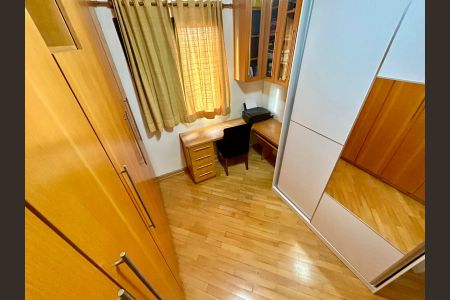 Apartamento à venda com 75m², 3 quartos e 2 vagas Apartamento à venda com 75m², 3 quartos e 2 vagasQuarto 3