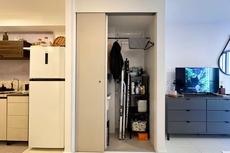 Apartamento à venda com 33m², 1 quarto e sem vaga Apartamento à venda com 33m², 1 quarto e sem vagaCozinha e Área de Serviço