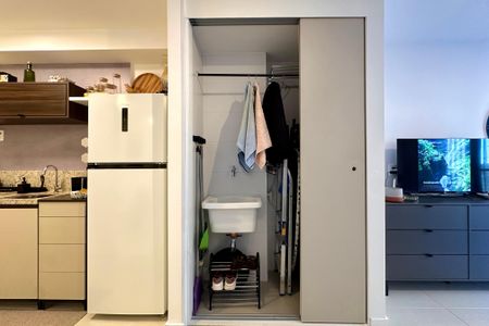 Apartamento à venda com 33m², 1 quarto e sem vaga Apartamento à venda com 33m², 1 quarto e sem vagaCozinha e Área de Serviço