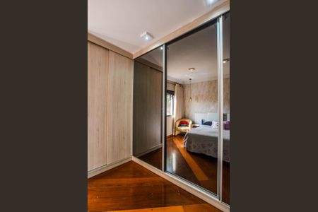 Casa à venda com 242m², 4 quartos e 2 vagas Casa à venda com 242m², 4 quartos e 2 vagasSuíte 2