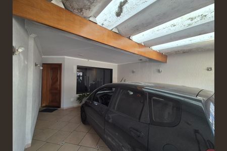 Casa à venda com 242m², 4 quartos e 2 vagas Casa à venda com 242m², 4 quartos e 2 vagasGaragem