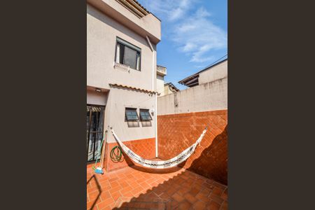 Casa à venda com 242m², 4 quartos e 2 vagas Casa à venda com 242m², 4 quartos e 2 vagasQuintal