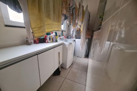 Casa de condomínio à venda com 70m², 2 quartos e 1 vagaÁrea de Serviço