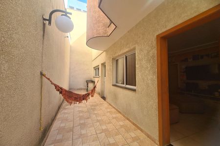 Casa de condomínio à venda com 70m², 2 quartos e 1 vagaQuintal