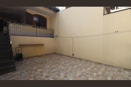 Casa à venda com 306m², 4 quartos e 7 vagas Casa à venda com 306m², 4 quartos e 7 vagasQuintal