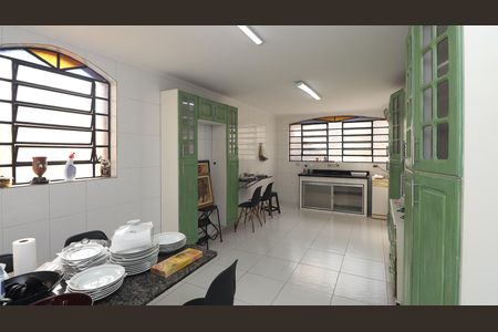 Casa à venda com 306m², 4 quartos e 7 vagas Casa à venda com 306m², 4 quartos e 7 vagasCozinha