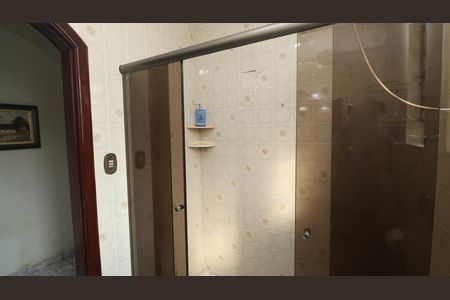 Casa à venda com 306m², 4 quartos e 7 vagas Casa à venda com 306m², 4 quartos e 7 vagasBanheiro da Suíte 2