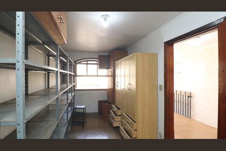 Casa à venda com 306m², 4 quartos e 7 vagas Casa à venda com 306m², 4 quartos e 7 vagasQuarto de Serviço