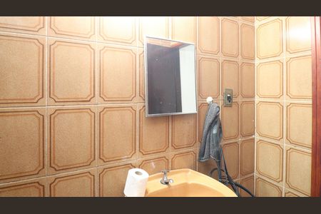 Casa à venda com 306m², 4 quartos e 7 vagas Casa à venda com 306m², 4 quartos e 7 vagasBanheiro de Serviço 2