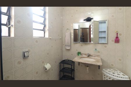 Casa à venda com 306m², 4 quartos e 7 vagas Casa à venda com 306m², 4 quartos e 7 vagasBanheiro da Suíte 2