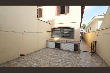 Casa à venda com 306m², 4 quartos e 7 vagas Casa à venda com 306m², 4 quartos e 7 vagasQuintal