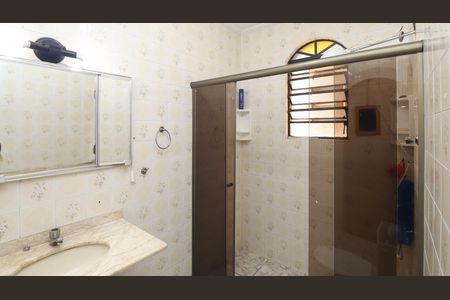 Casa à venda com 306m², 4 quartos e 7 vagas Casa à venda com 306m², 4 quartos e 7 vagasBanheiro da Suíte 1