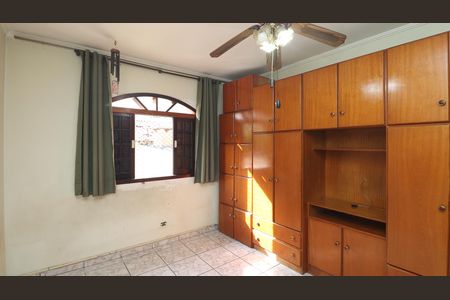 Casa à venda com 306m², 4 quartos e 7 vagas Casa à venda com 306m², 4 quartos e 7 vagasSuíte 2