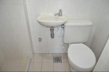 Apartamento à venda com 85m², 2 quartos e 2 vagasBanheiro de Serviço