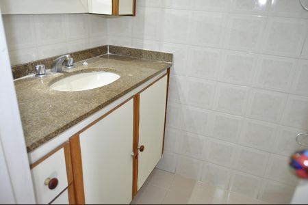 Apartamento à venda com 85m², 2 quartos e 2 vagasSuíte Banheiro