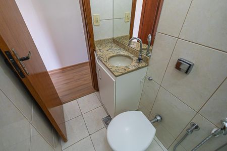 Apartamento à venda com 67m², 2 quartos e 2 vagasBanheiro Social
