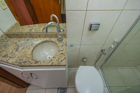Apartamento à venda com 67m², 2 quartos e 2 vagasBanheiro Social