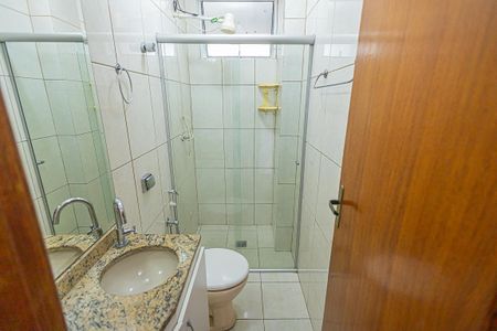 Apartamento à venda com 67m², 2 quartos e 2 vagasBanheiro Social
