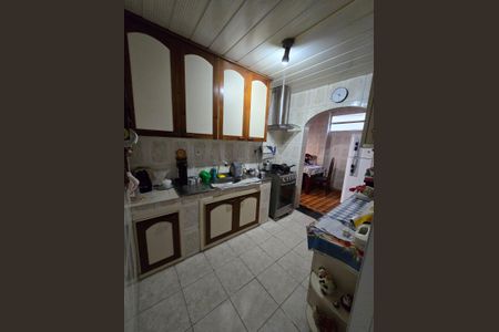Cozinha de casa de condomínio para alugar com 2 quartos, 80m² em Bonsucesso, Rio de Janeiro
