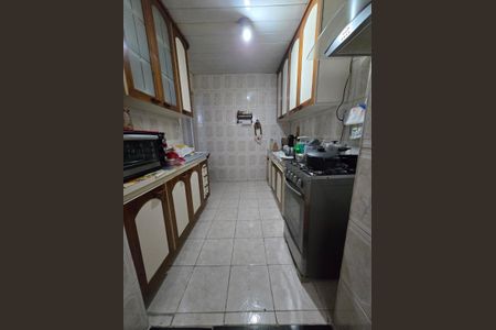 Cozinha de casa de condomínio para alugar com 2 quartos, 80m² em Bonsucesso, Rio de Janeiro