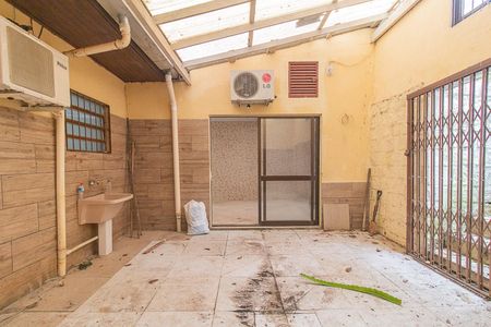 Casa à venda com 144m², 3 quartos e 1 vagaÁrea de Serviço