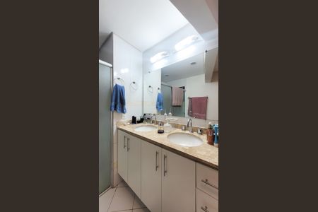 Apartamento à venda com 100m², 2 quartos e 1 vagaBanheiro da Suíte