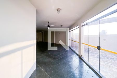 Apartamento para alugar com 33m², 1 quarto e 1 vaga Apartamento para alugar com 33m², 1 quarto e 1 vagaÁrea comum - Salão de festas