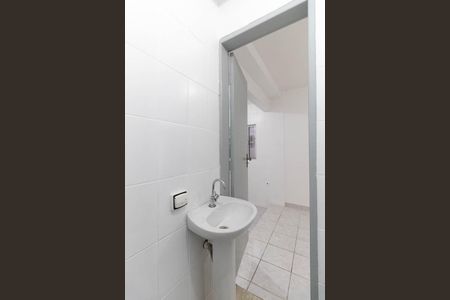 Casa para alugar com 26m², 1 quarto e sem vaga Casa para alugar com 26m², 1 quarto e sem vagaBanheiro