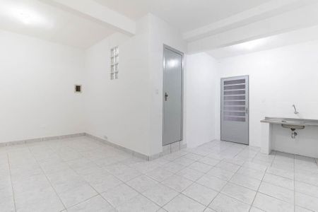 Casa para alugar com 26m², 1 quarto e sem vaga Casa para alugar com 26m², 1 quarto e sem vagaSala