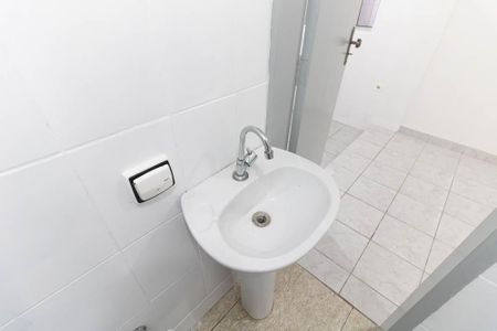 Casa para alugar com 26m², 1 quarto e sem vaga Casa para alugar com 26m², 1 quarto e sem vagaBanheiro