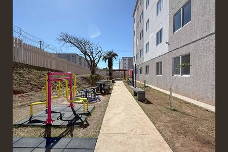 Apartamento para alugar com 43m², 2 quartos e 1 vaga Apartamento para alugar com 43m², 2 quartos e 1 vagaÁrea comum - Playground