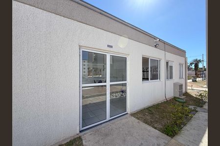 Apartamento para alugar com 43m², 2 quartos e 1 vaga Apartamento para alugar com 43m², 2 quartos e 1 vagaÁrea comum - Salão de festas