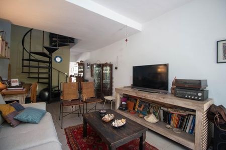 Casa à venda com 103m², 2 quartos e 1 vaga Casa à venda com 103m², 2 quartos e 1 vagaSala