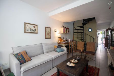 Casa à venda com 103m², 2 quartos e 1 vaga Casa à venda com 103m², 2 quartos e 1 vagaSala